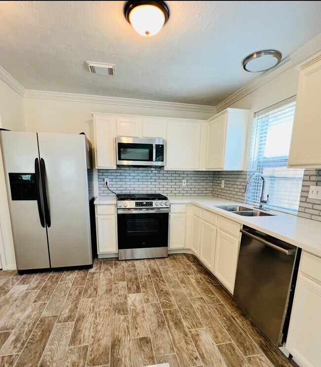 Building Photo - 6010 Forest Plaza Ct
