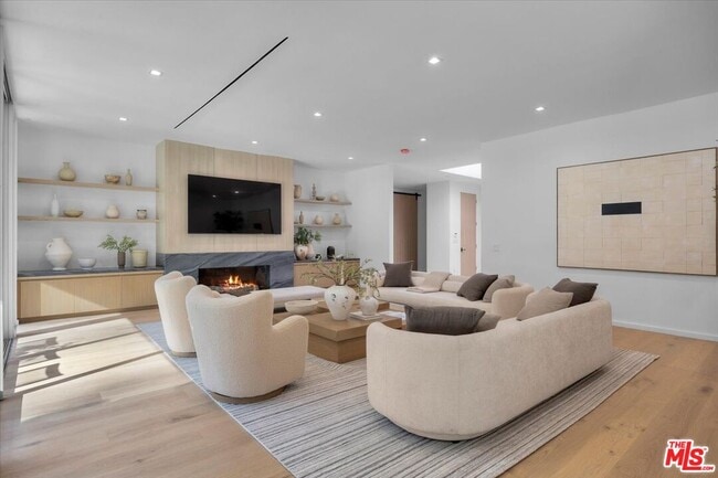 Building Photo - 1836 Loma Vista Dr