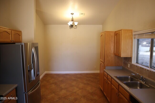 Building Photo - 3887 Cam Bella Rosa