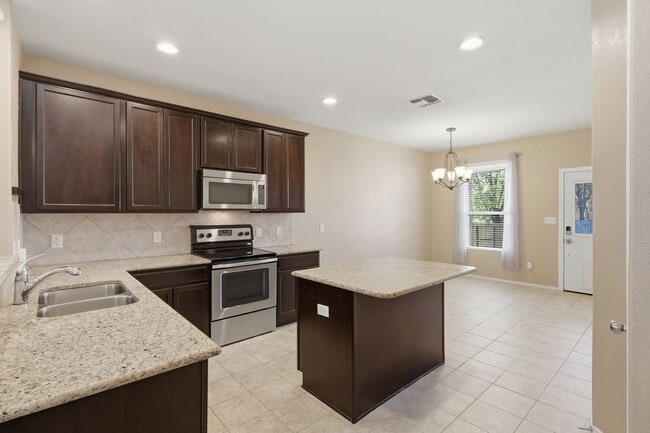 Building Photo - 3 bedroom 2 bath home located by Camp Bullis