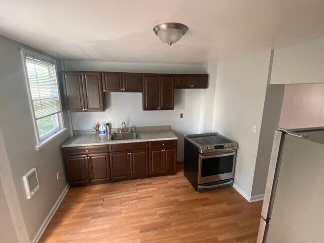 Building Photo - 1114 Jackson St