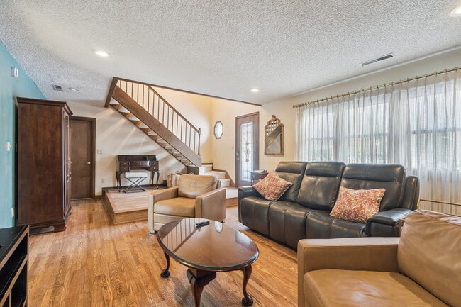 Building Photo - 1245 Michelle Ct