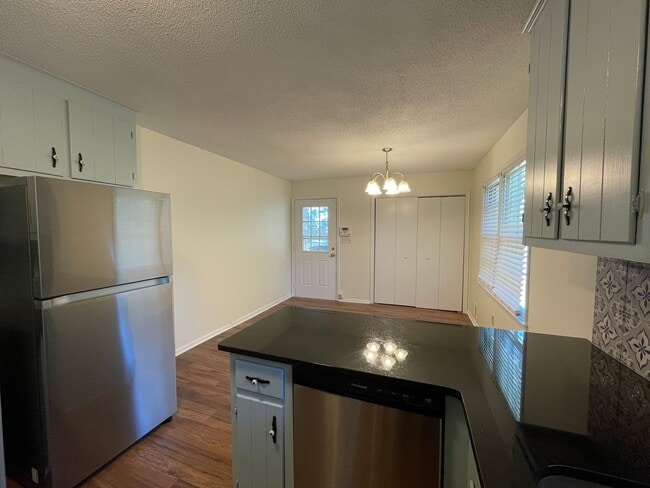 Building Photo - **PRELEASING**130 Derby Street | 3 BED 1.5 BATH CLOSE TO CAMPUS