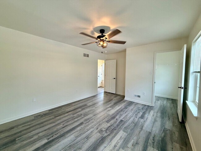 Building Photo - 601 Rockwood Dr