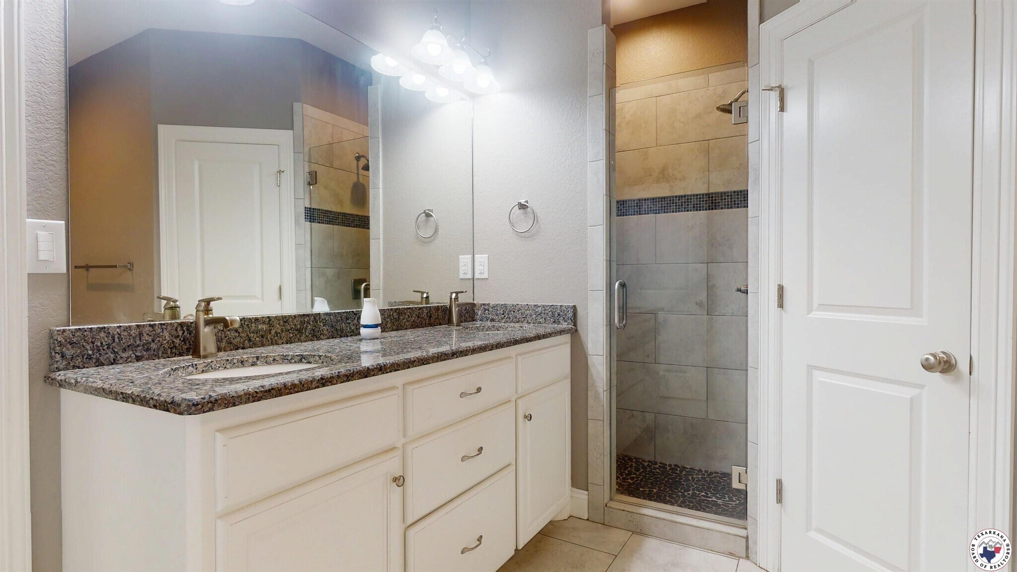 Building Photo - 6908 Woodmere Ct