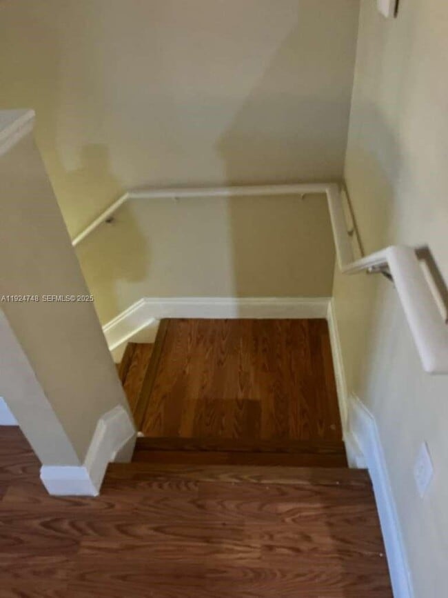 Building Photo - 2891 NE 185th St