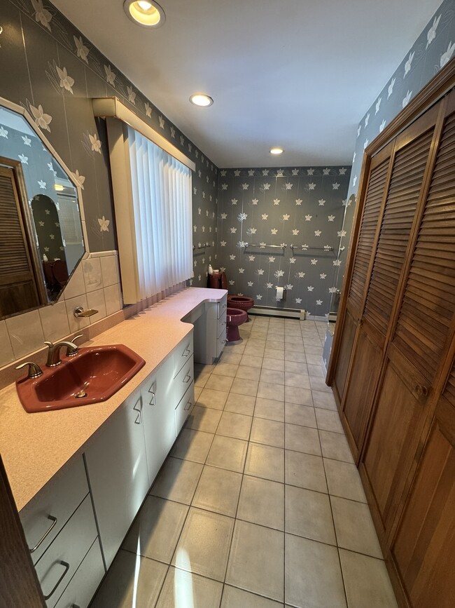 Building Photo - 651 Aldrich Rd