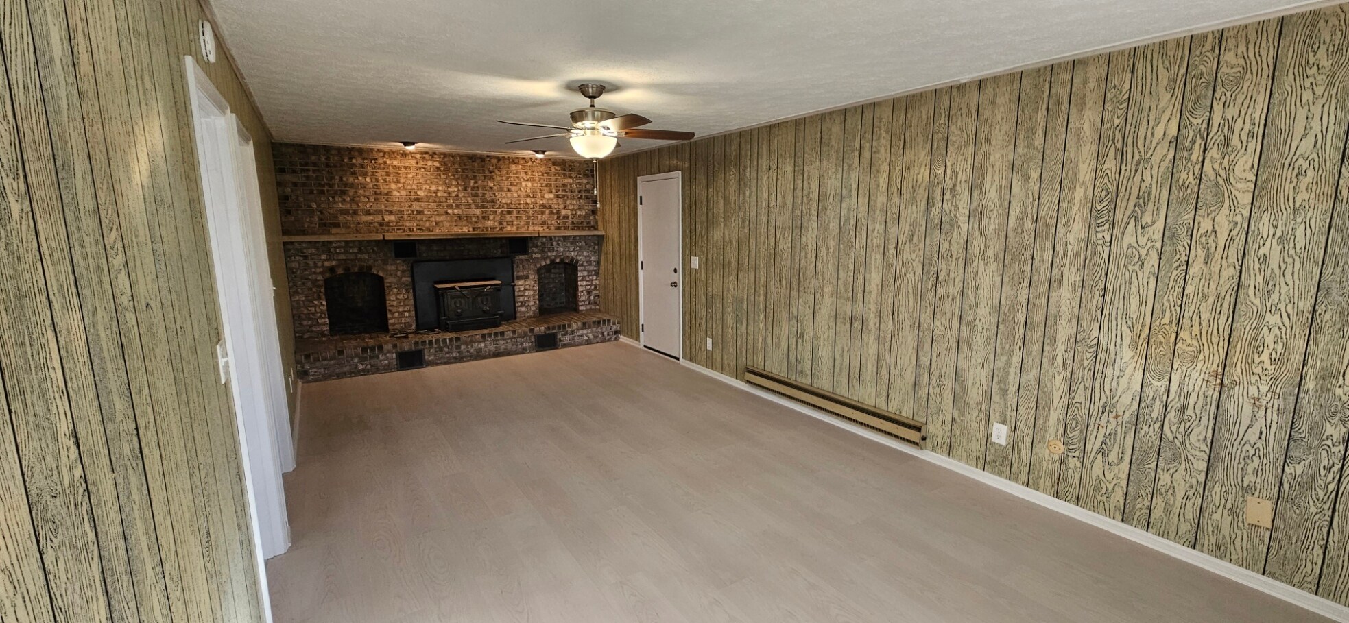 Family Room (fireplace is not usable). - 578 Tyler St