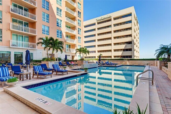 Building Photo - 1350 Main St