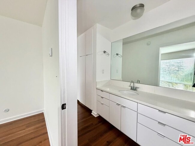 Building Photo - 5805 W 8th St