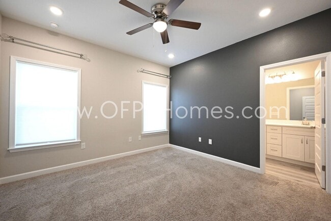 Building Photo - 113 Shady Ln