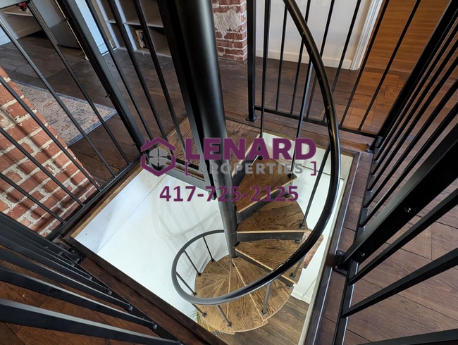 Building Photo - Beautiful And Spacious 3 Bedroom Home!