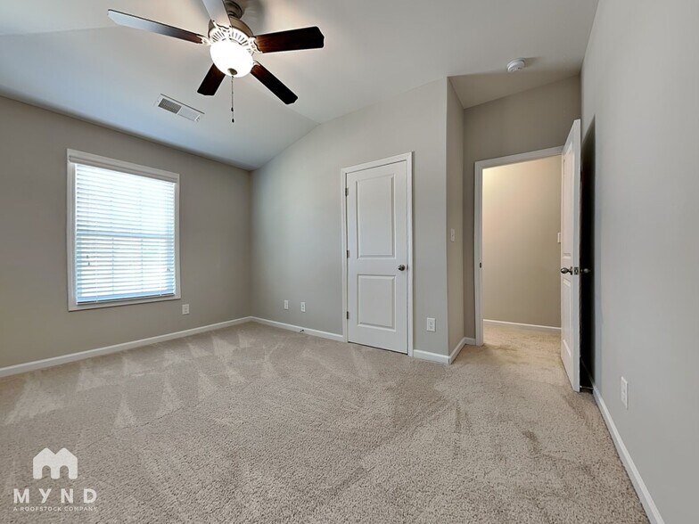 Building Photo - 43 Ashton Pl