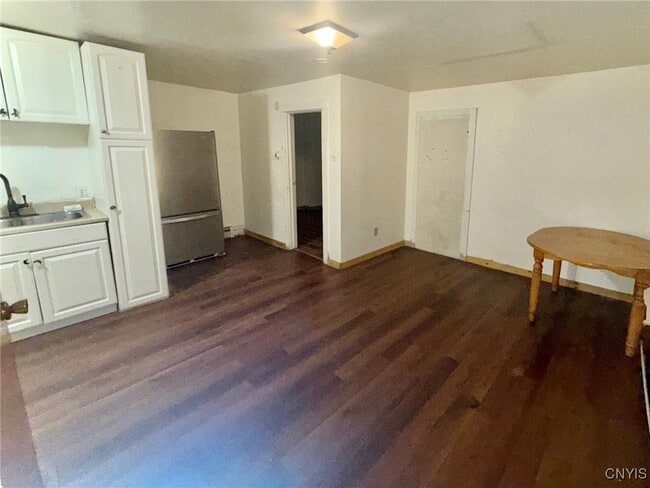 Building Photo - 365 Richmond Ave