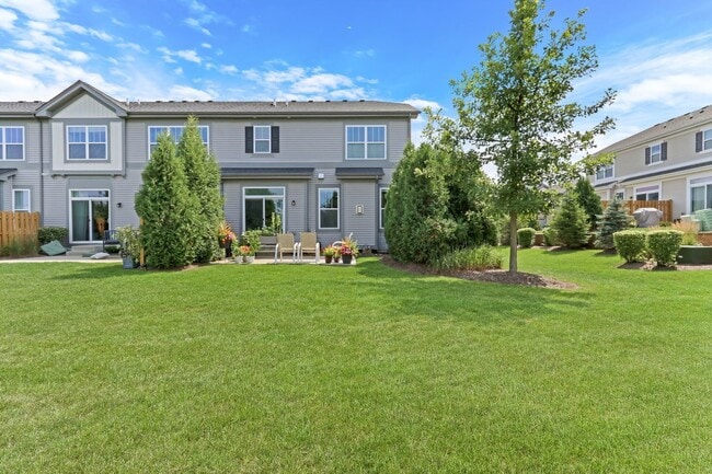 Building Photo - 3227 N Heritage Ln