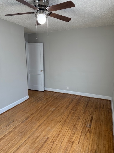 Building Photo - 3BR/1BA with all utilities included and 1-...