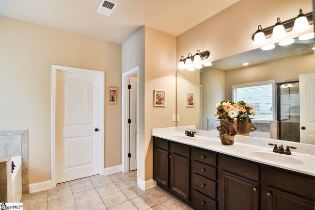 Building Photo - Wonderful 5 Bedroom, 4 Bath Home in Kilgore Farms!!