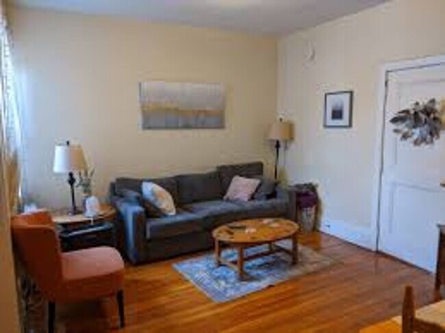 Building Photo - Brookline 3 Bed – Heat & Hot Water Included – 9/1 Move-In