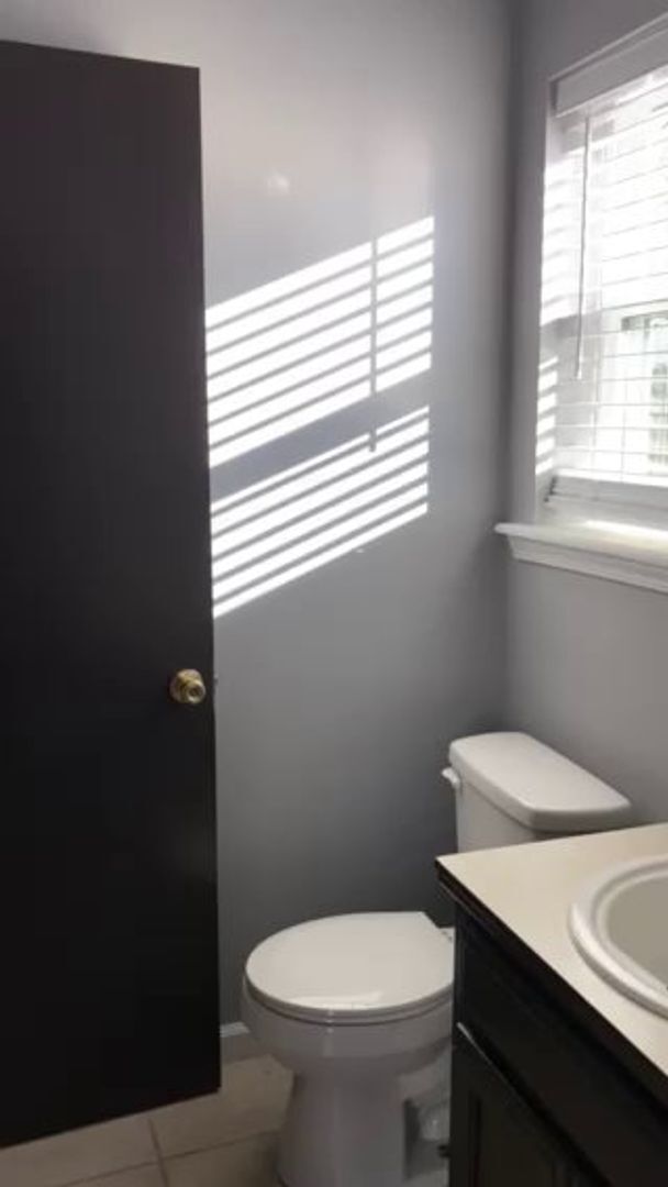 Building Photo - 1232 Wilson St