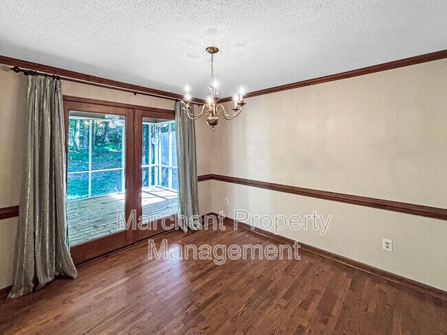 Building Photo - 44 Regent Dr