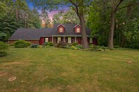 Building Photo - 3310 Lake Dr