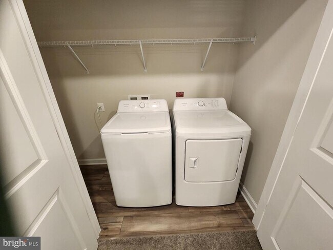 Building Photo - 117 Canning Rd