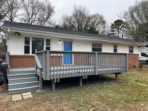 Building Photo - 4217 Colebrook Rd