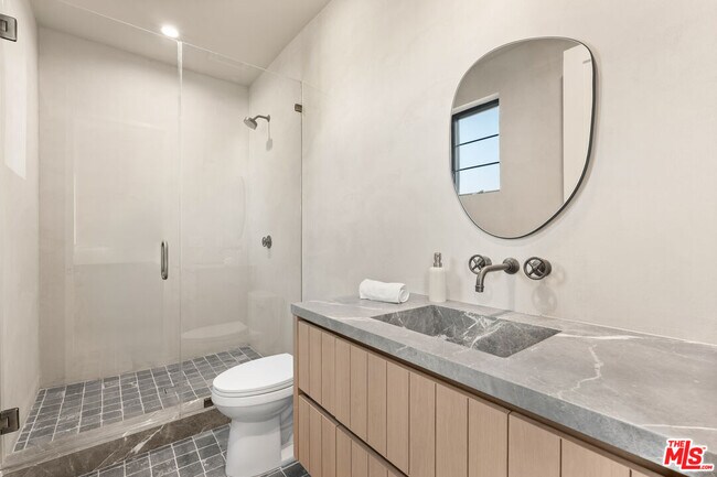 Building Photo - 11748 La Maida St