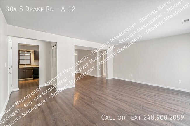 Building Photo - 304 S Drake Rd