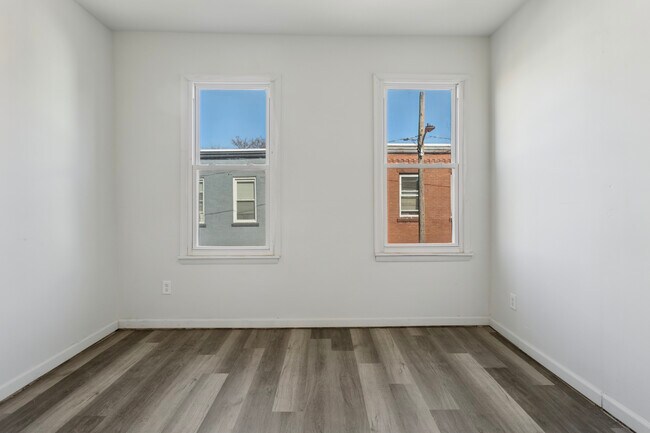 Building Photo - 2350 N Opal St