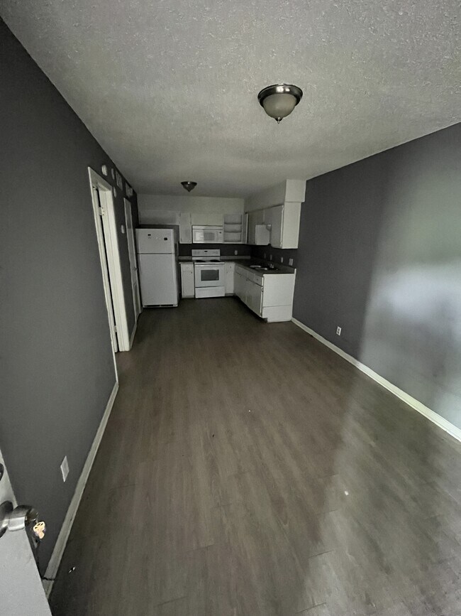 Interior Photo - 420 North Gilmer Street