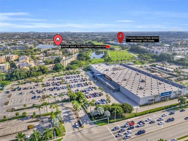 Building Photo - 9131 Fontainebleau Blvd