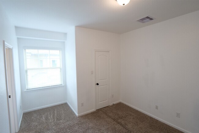 Building Photo - 12211 Stellano Ln