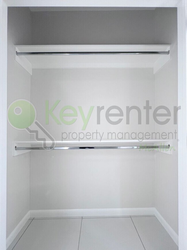 Building Photo - 2004 E 1st St