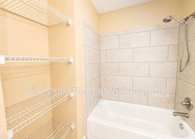 Building Photo - 2302 S Maki Rd