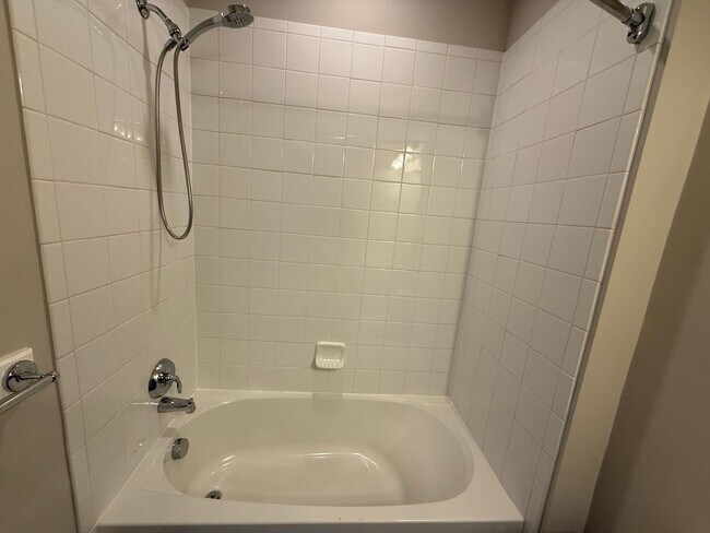 Building Photo - 2126 Avinity Loop