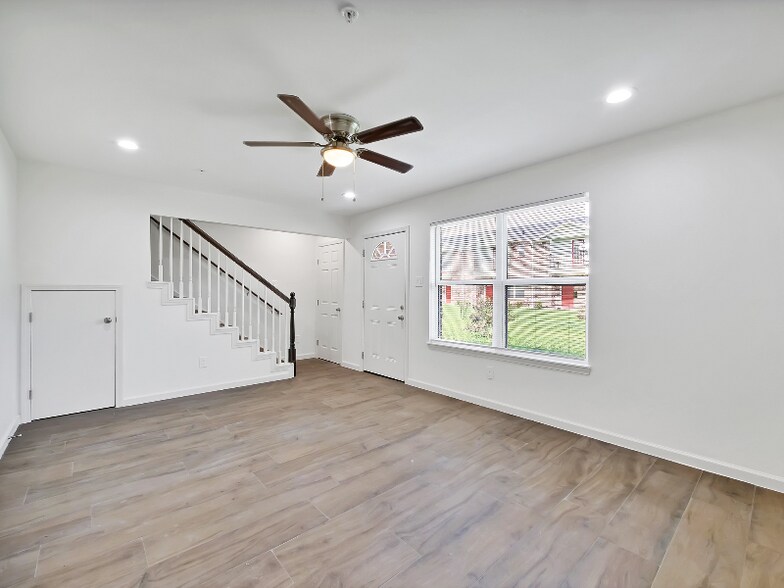 Building Photo - 2727 Arlington Ct