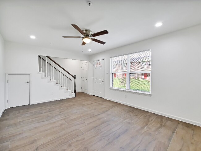 Building Photo - 2802 Shaver St