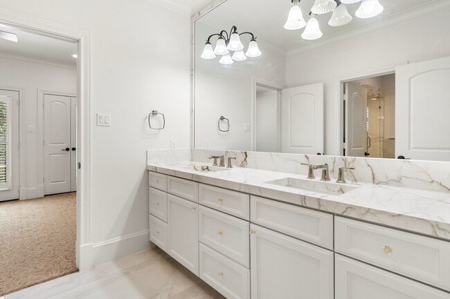 Building Photo - 4134 Bellefontaine