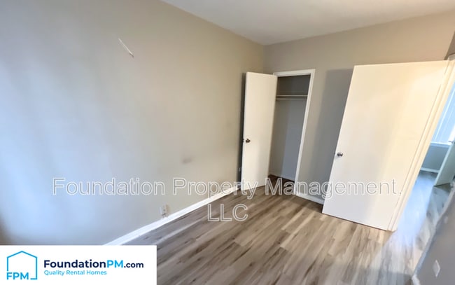 Building Photo - 1915 S Pkwy E