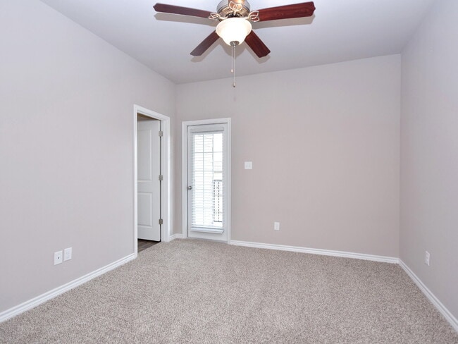 Building Photo - 3503 Summerway Dr