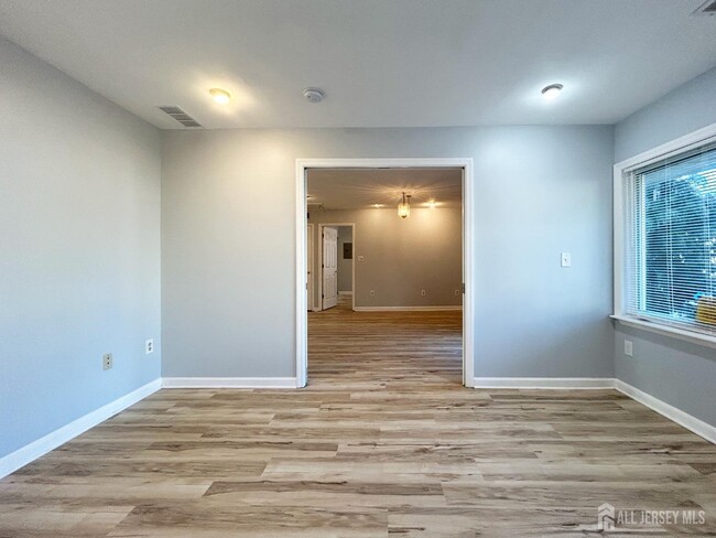 Building Photo - 122 Vineyard Rd