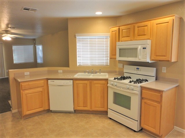 Building Photo - 3610 Canoe Camp Ct