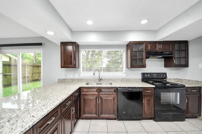Building Photo - 16618 Lonesome Quail Dr