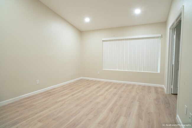 Building Photo - 4 Bed/ 2 bath House in Rancho Penasquitos
