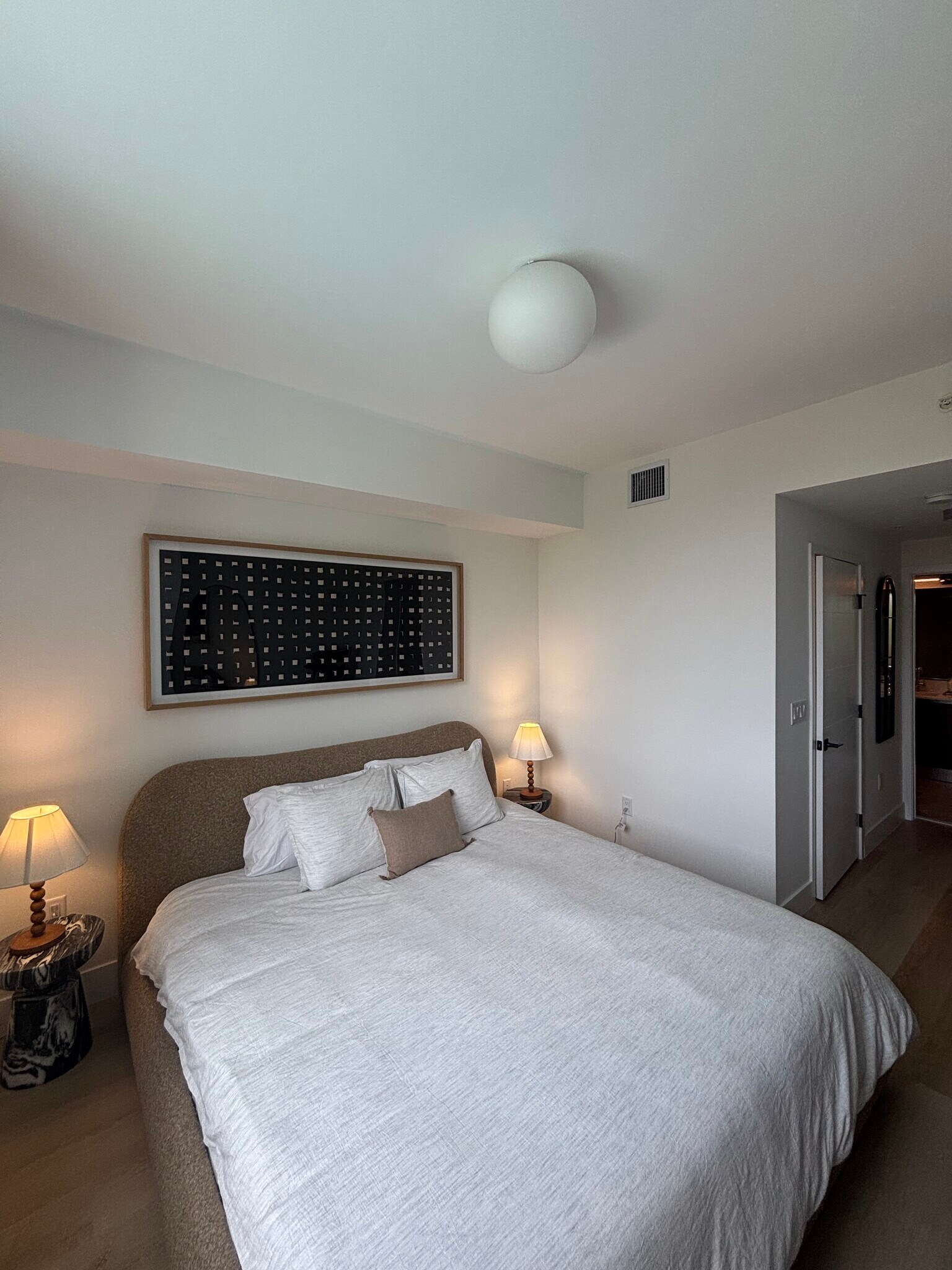 Building Photo - 2445 NE 183rd St