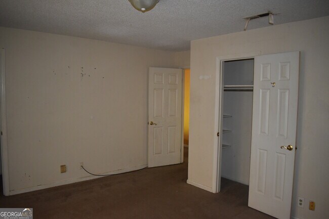 Building Photo - 4375 Barrington Pl