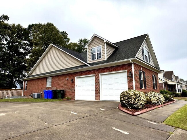 Building Photo - 2928 Prioress Dr