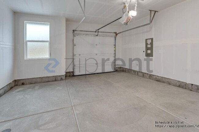 Building Photo - 1509 NE 121st Ave