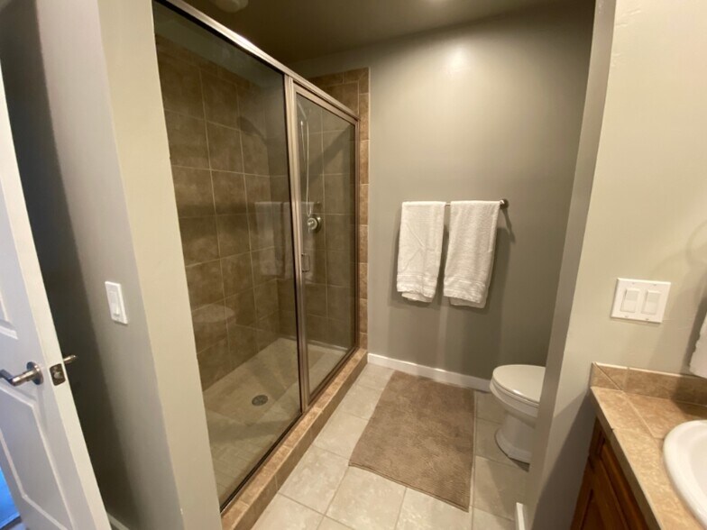 Building Photo - 6005 St Moritz Dr
